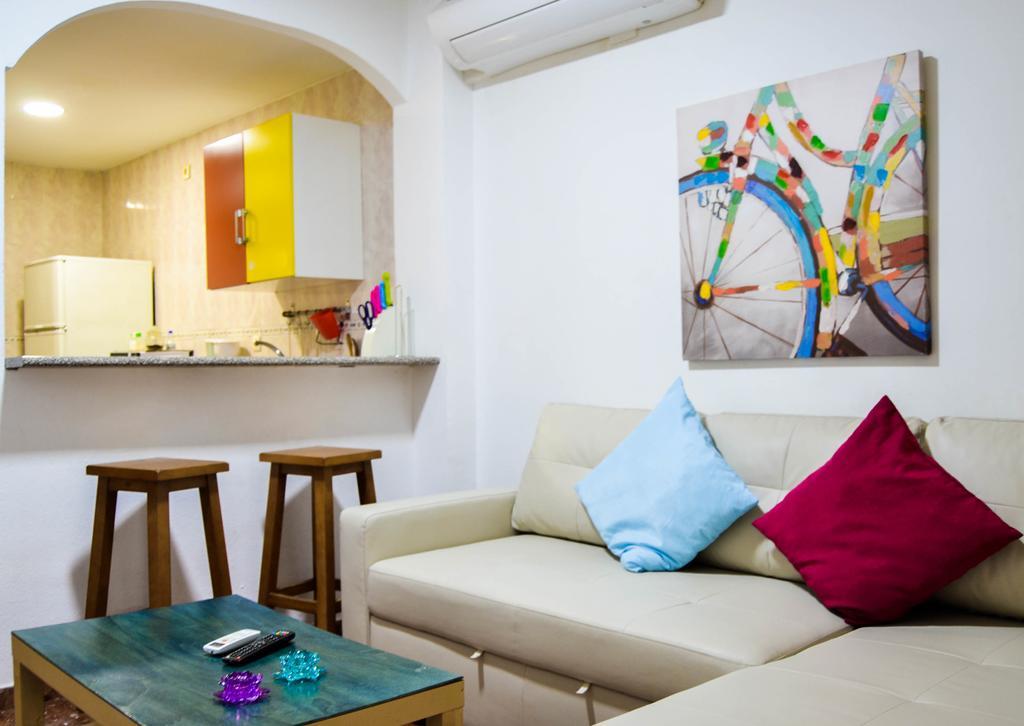 Marques De Guadiaro 1 Apartamentos Malaga Luaran gambar