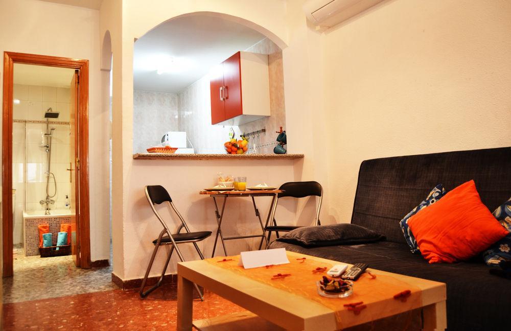 Marques De Guadiaro 1 Apartamentos Malaga Luaran gambar